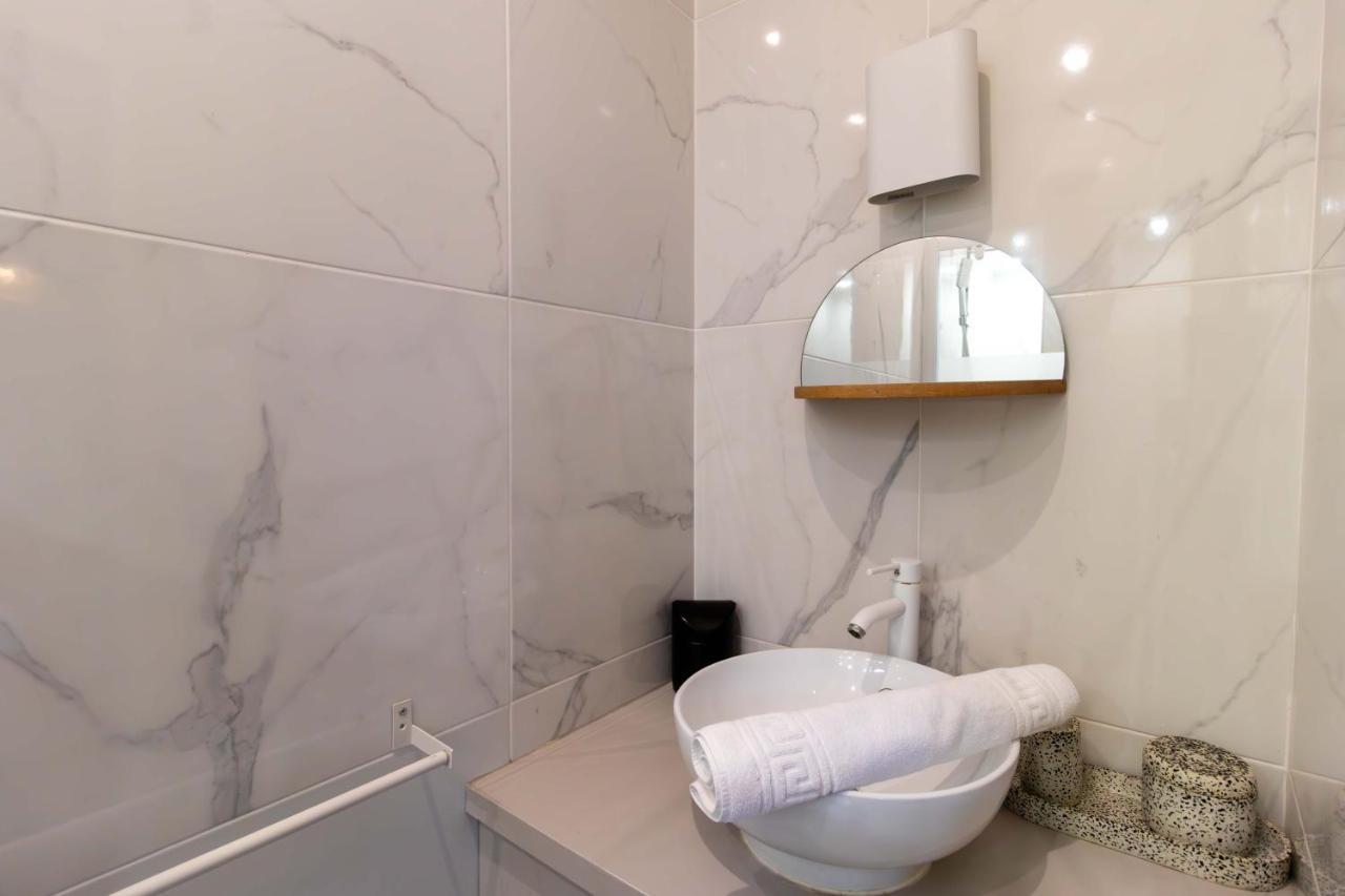Apartment Center Of Paris By Studio Prestige Екстер'єр фото