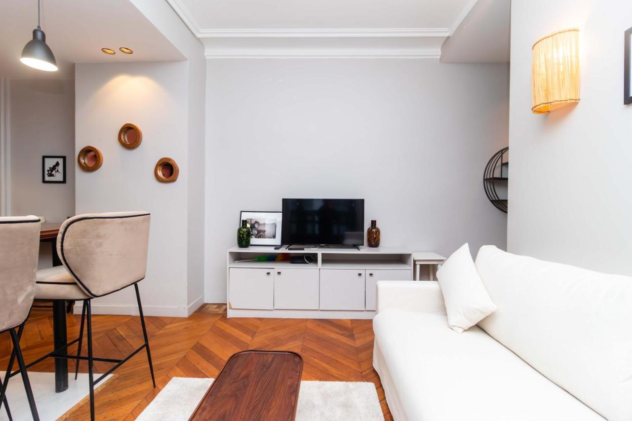 Apartment Center Of Paris By Studio Prestige Екстер'єр фото